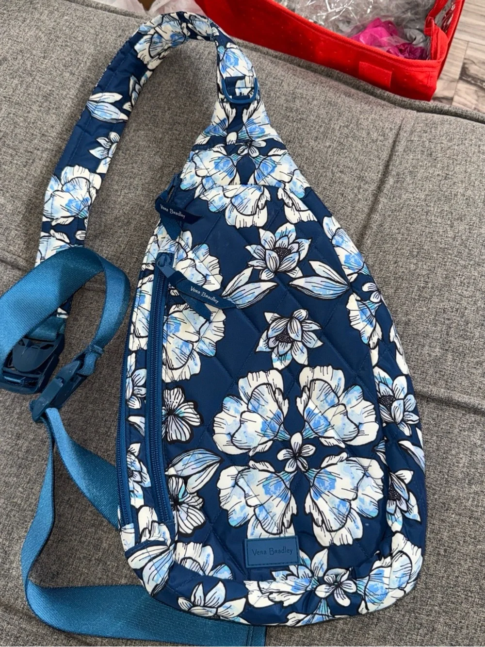 Vera Bradley Ultralight Essential Slingbag Blue Floral One Arm Backpack Or Chest